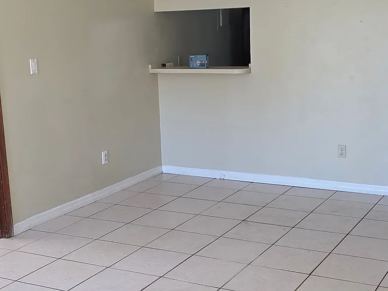 484 Tamarack St — Photo 5