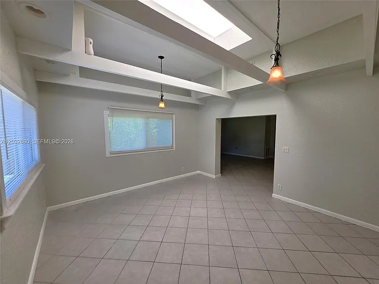 5225 NE 4th Ave — Photo 3
