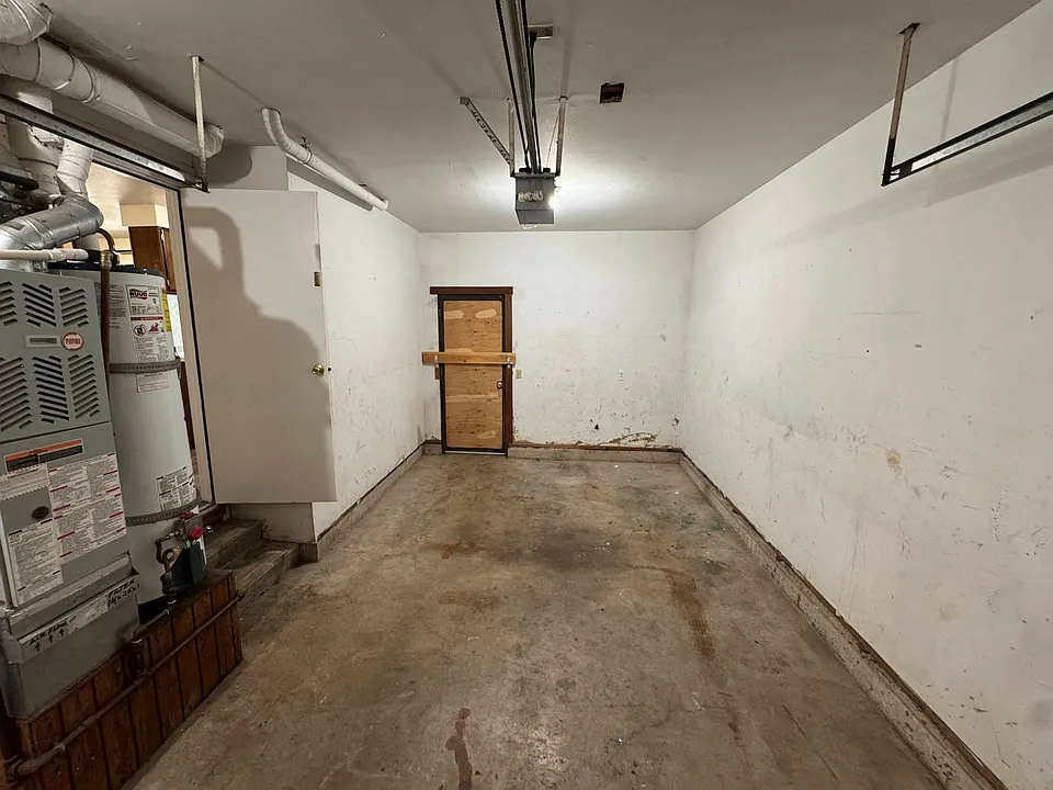 2 Bedroom in Great S. Eugene Location
