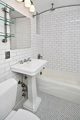 Rented by Mirador Real Estate | media 11