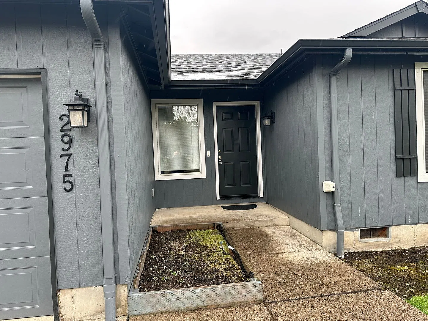 Updated 2 bedroom 2 bath duplex with garage! — Photo 3