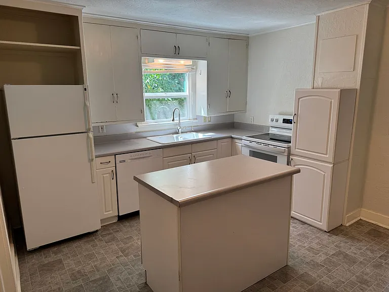 740 W 23rd Ave — Photo 14