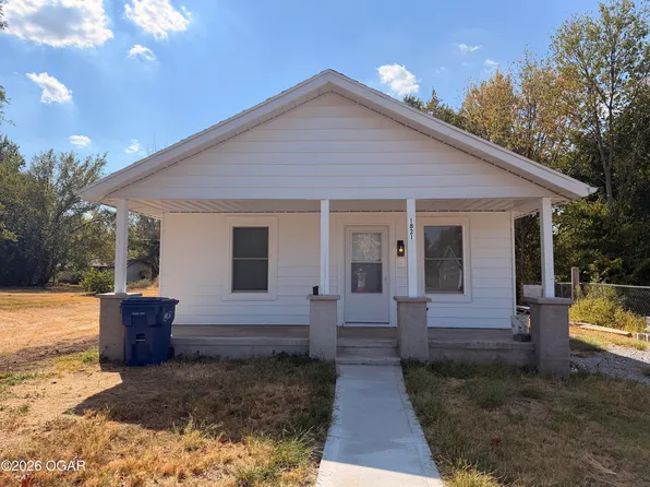 1821 Washington Ave, Baxter Springs, KS 66713
