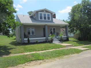 906 N 4th St, Dennison, OH 44621