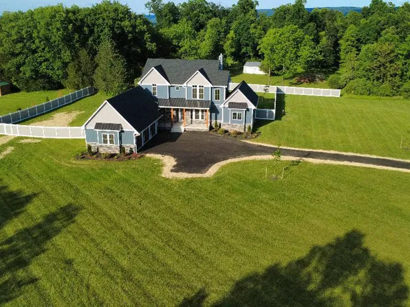 11 Maple Hill Ln, Harpers Ferry, WV 25425