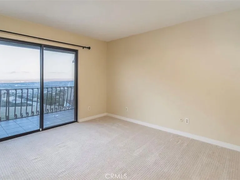 1055 Lakeview Dr — Photo 13