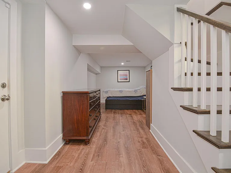 10 Grant St #1 — Photo 52