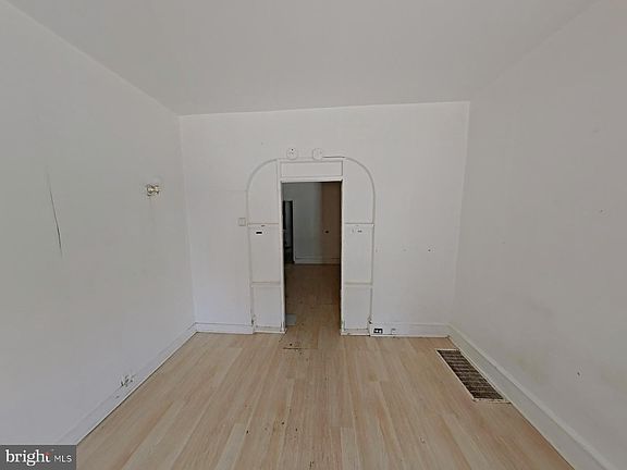 4th image of 4240 N 15th St