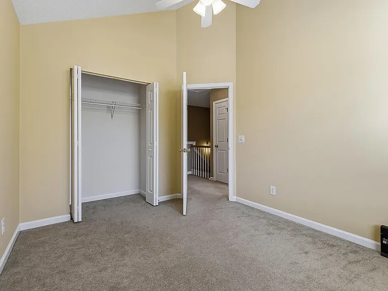 1094 Oakdale Ct — Photo 13