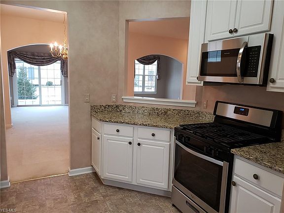 3rd image of 10891 Crossings Dr