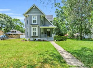 432 S Charter St, Monticello, IL 61856