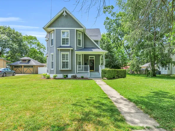 432 S Charter St, Monticello, IL 61856