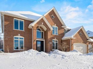 1N647 Turnberry Ln, Winfield, IL 60190