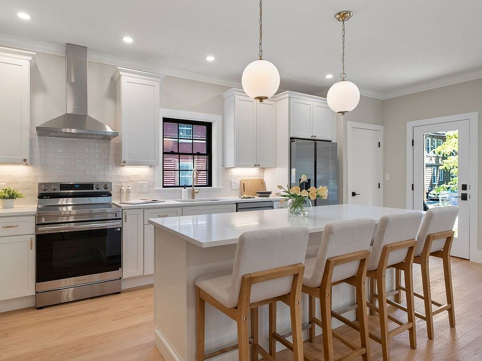 1st image of 52 Lewis Ave #52