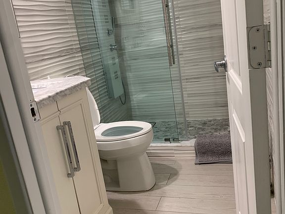 5th image of 903 Cypress Grove Dr APT 204