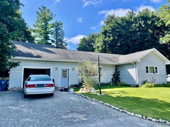 211 W Agnes, Rose City, MI 48654