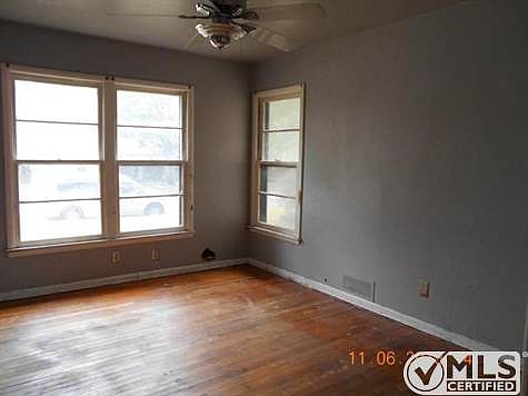 5th image of 739 Norwood Dr