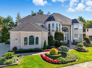 329 E Edinburgh Dr, Highland Heights, OH 44143