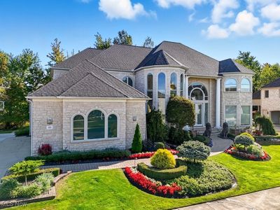 329 E Edinburgh Dr, Highland Heights, OH, 44143