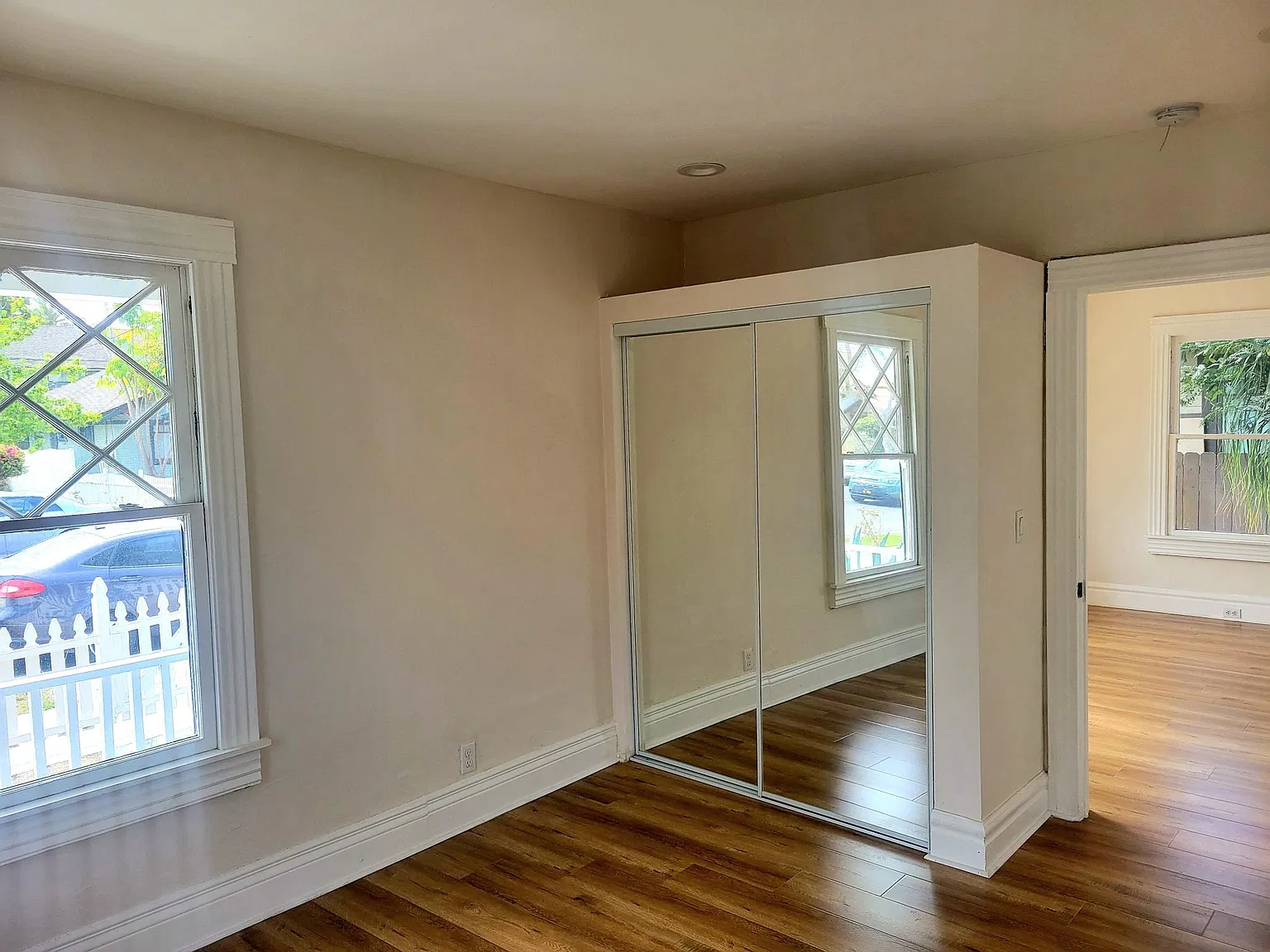 2 bed, 1008 sqft, $4,000 — Photo 3