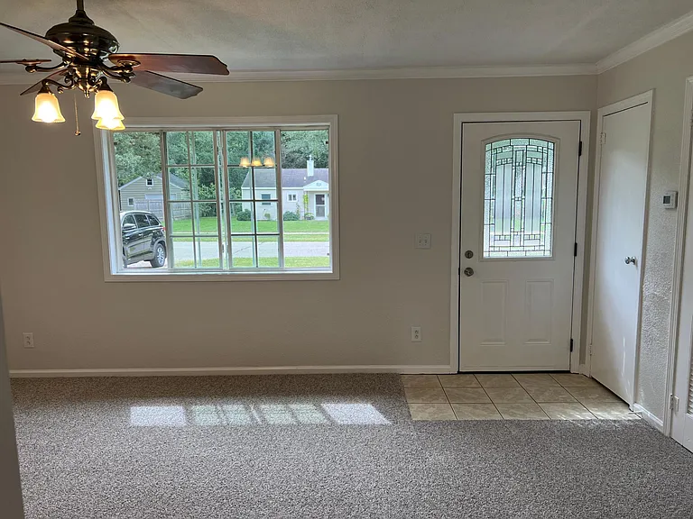 915 Shumway Ave — Photo 10