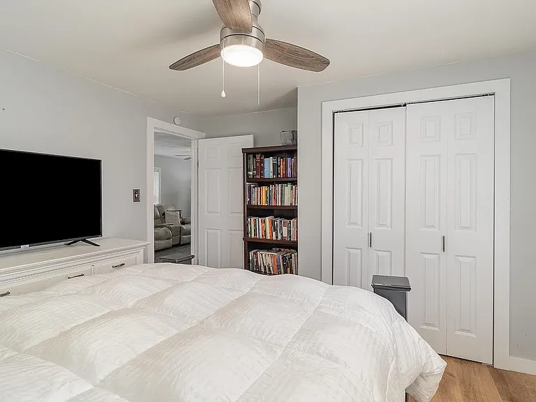 222 Crescent Cir — Photo 12