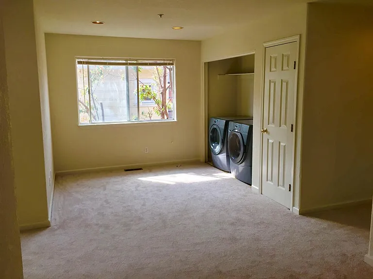 743 Adams St — Photo 27