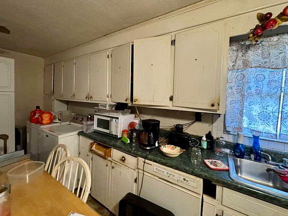 4th image of 1411 Wilton E Hall Rd