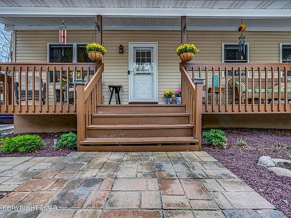 5th image of 52 Tennyson Cir