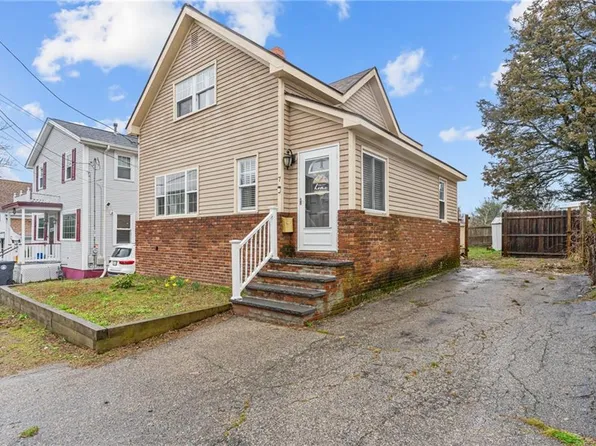 7 Rosemont Ter, North Providence, RI 02911