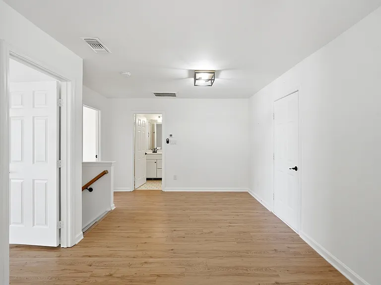 4084 Holly Villa Cir — Photo 26