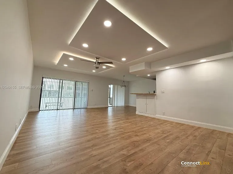 9717 N New River Canal Rd #406 — Photo 10