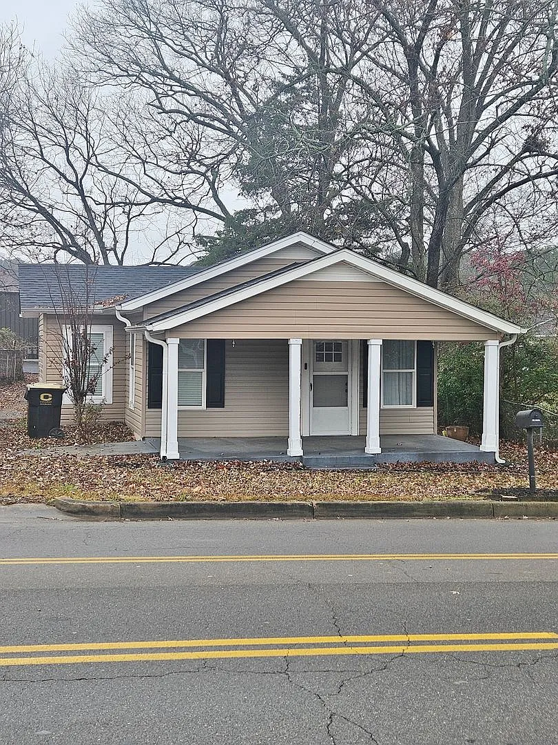 2 Bedroom, 2 bath — Photo 1