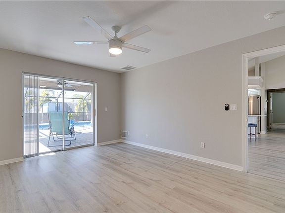 4th image of 12 SW 18th Ave