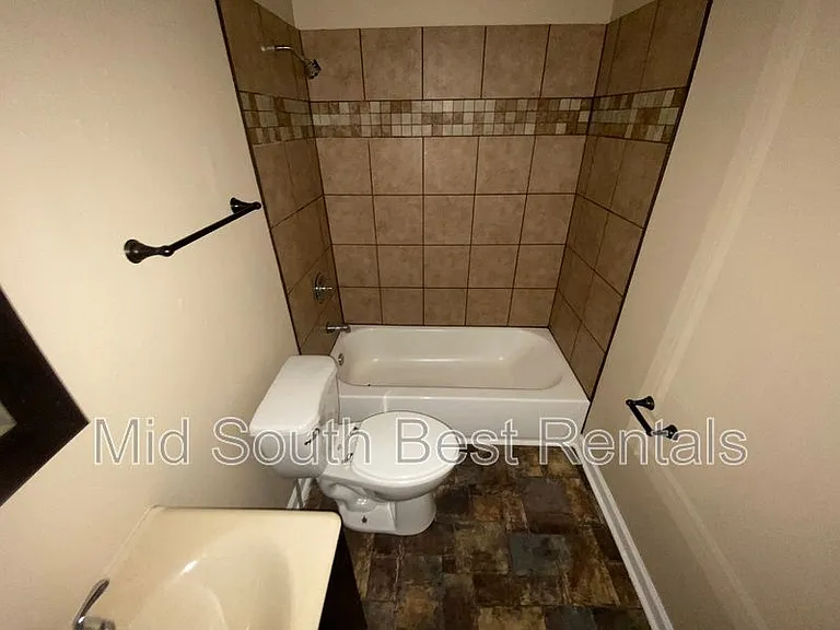 3312 Daisywood Ln — Photo 9