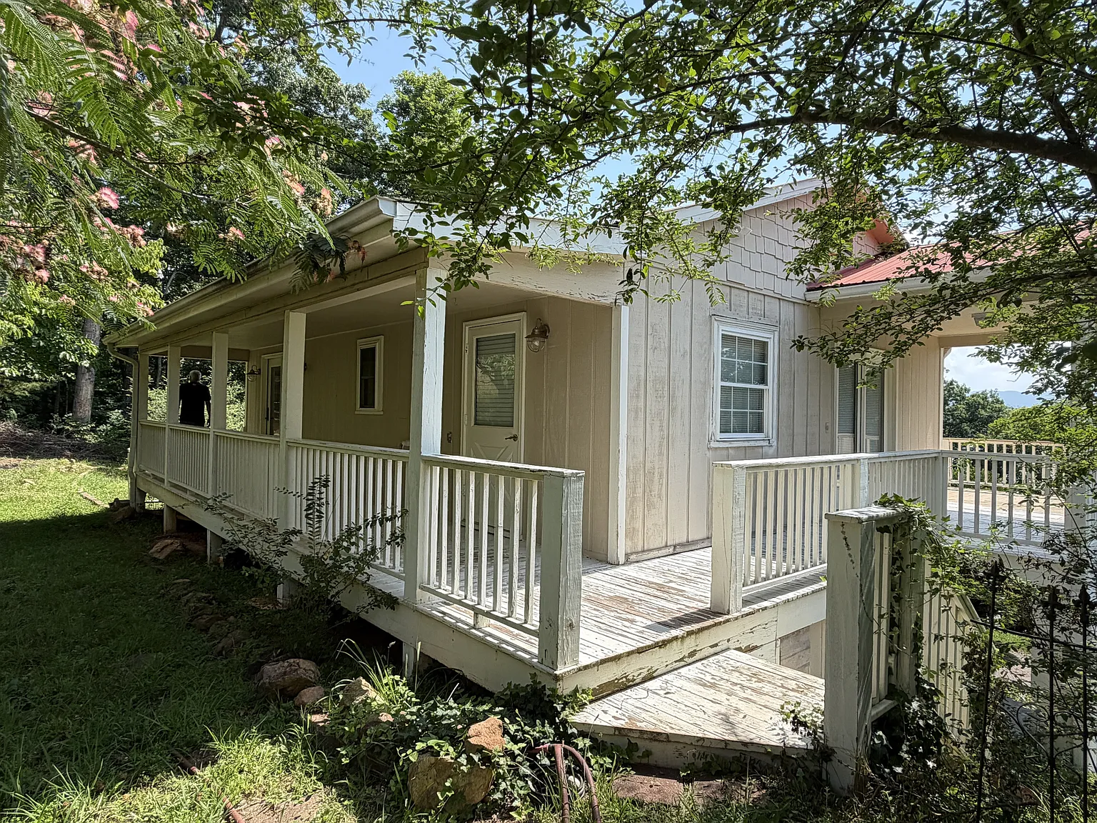 1860 Crescent Drive - 1 — Photo 4