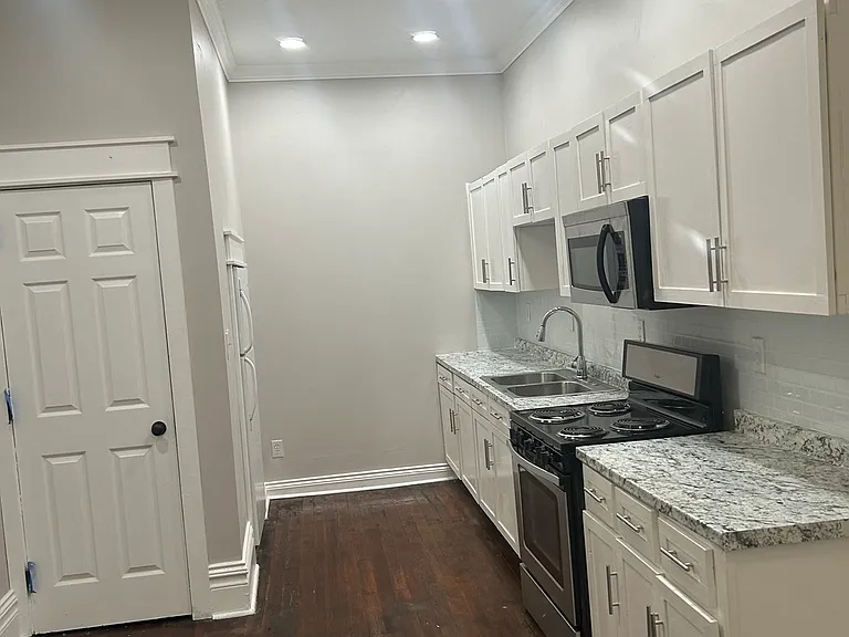1824 S Main St #1 — Photo 2