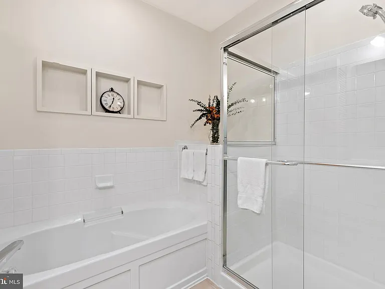 5114 Oneill Ln — Photo 31