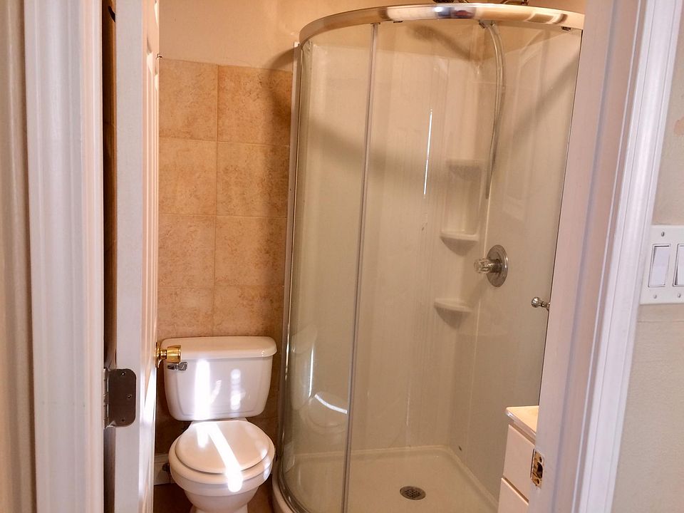 2nd image of 401 W Market St APT A