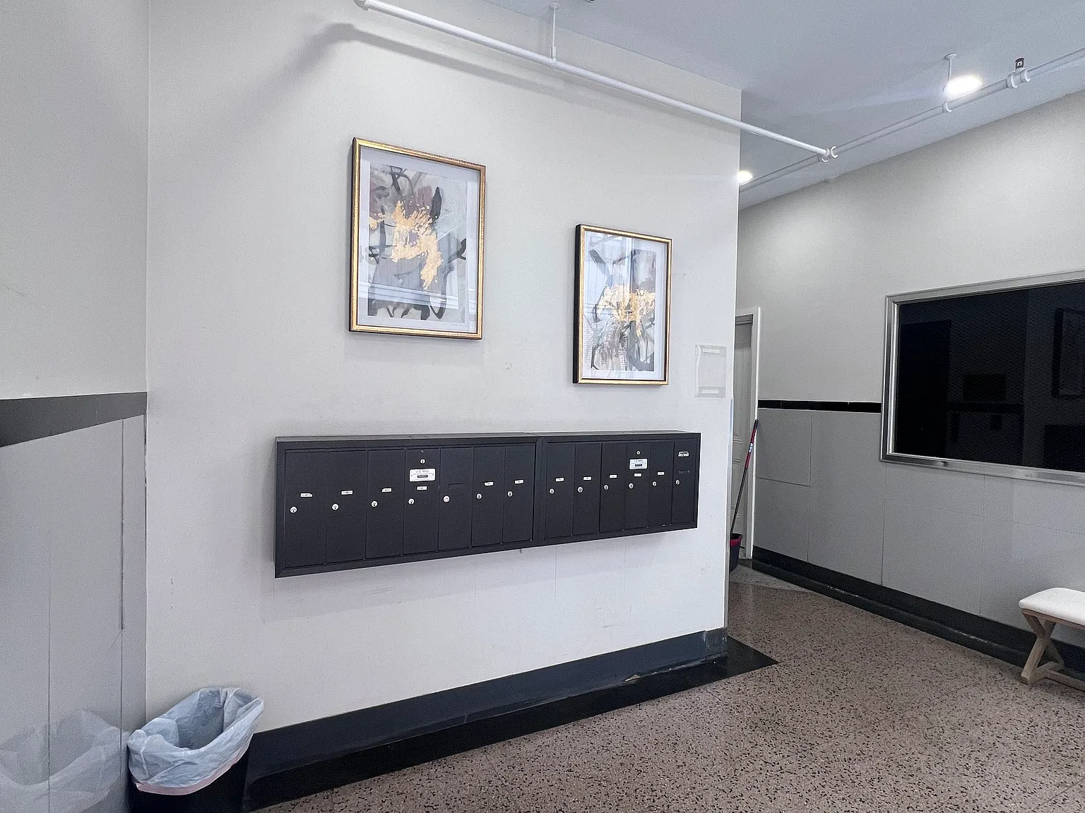 Studio, 575 sqft, $1,260 — Photo 3