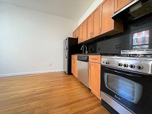 2nd image of 130 E 93rd St #4M