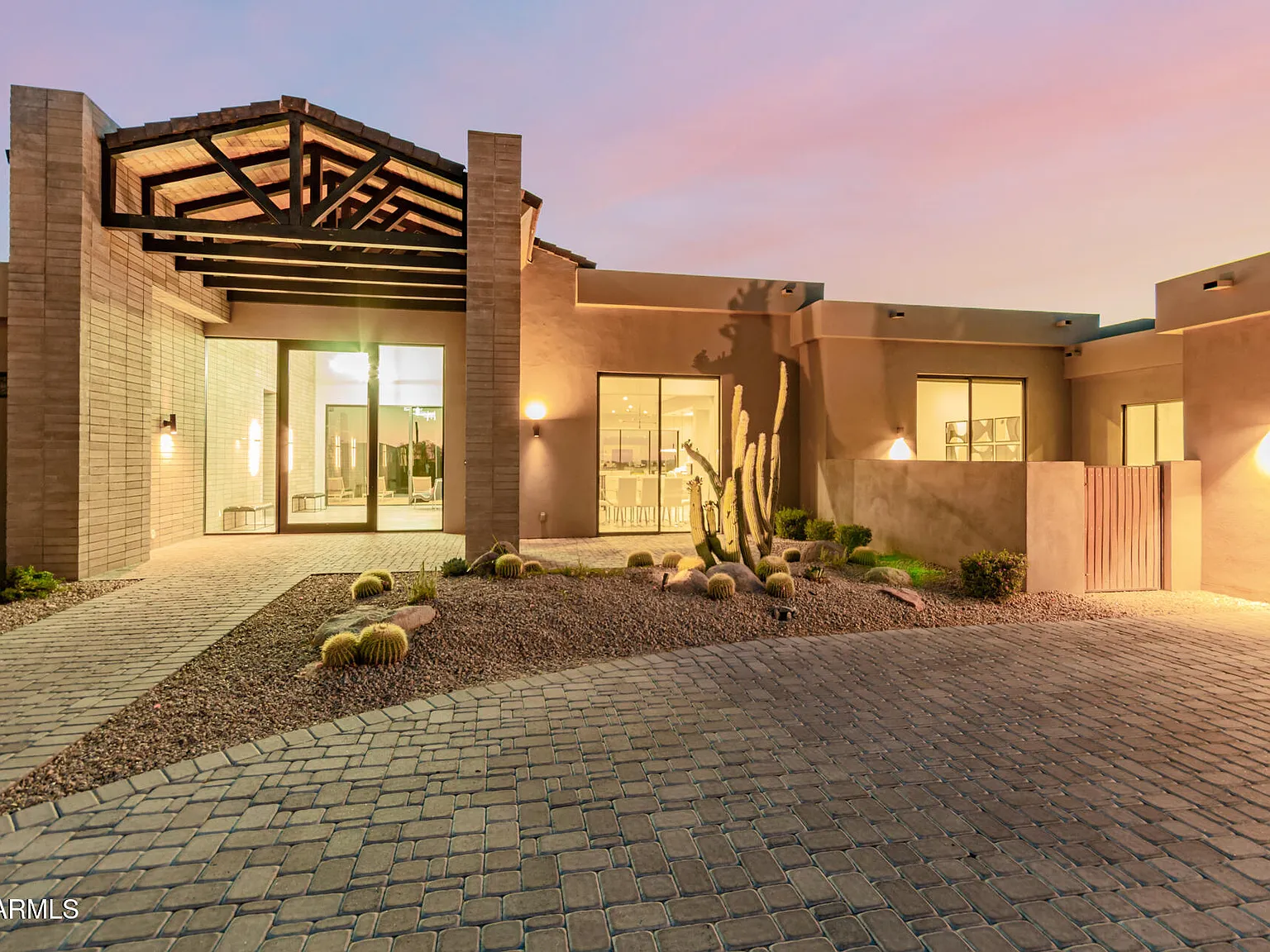 6 bed, 6.5 bath, 9679 sqft, $22,500 — Photo 2