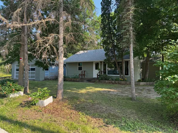 522 Main St E, Hines, MN 56647