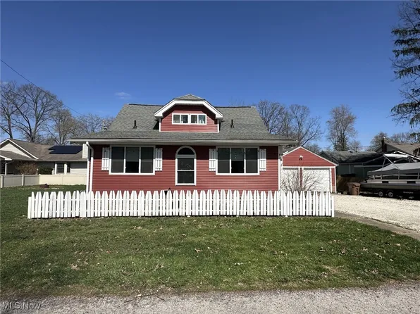 204 Tanglewood Trl, Chippewa Lake, OH 44215