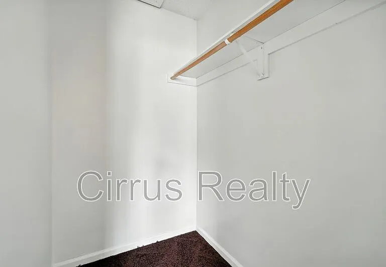 525 Columbia St — Photo 16