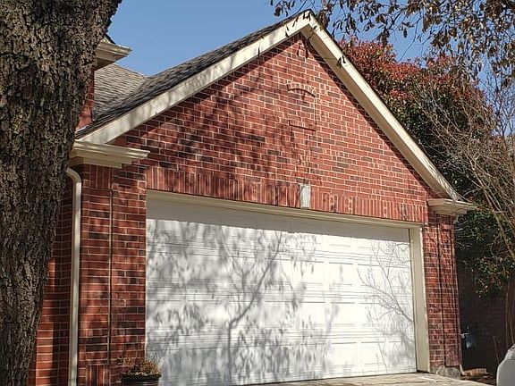 3rd image of 2208 Killarney Dr