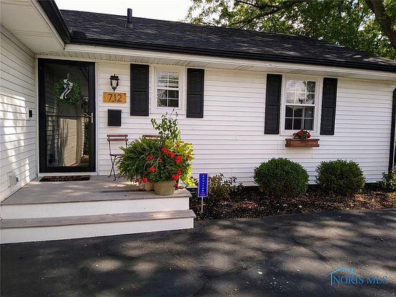 2nd image of 712 Farrer St