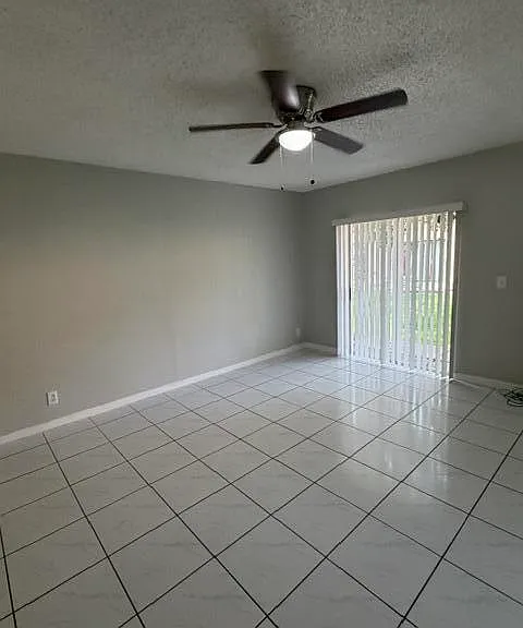 11449 NW 35th St — Photo 10