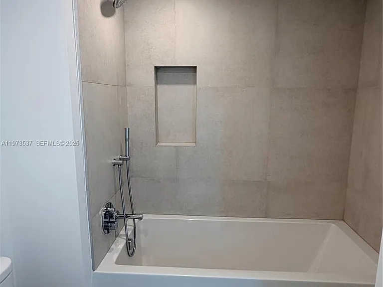 9201 E Bay Harbor Dr #309 — Photo 22
