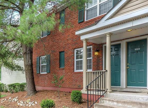 2nd image of 1671 E Swan Cir